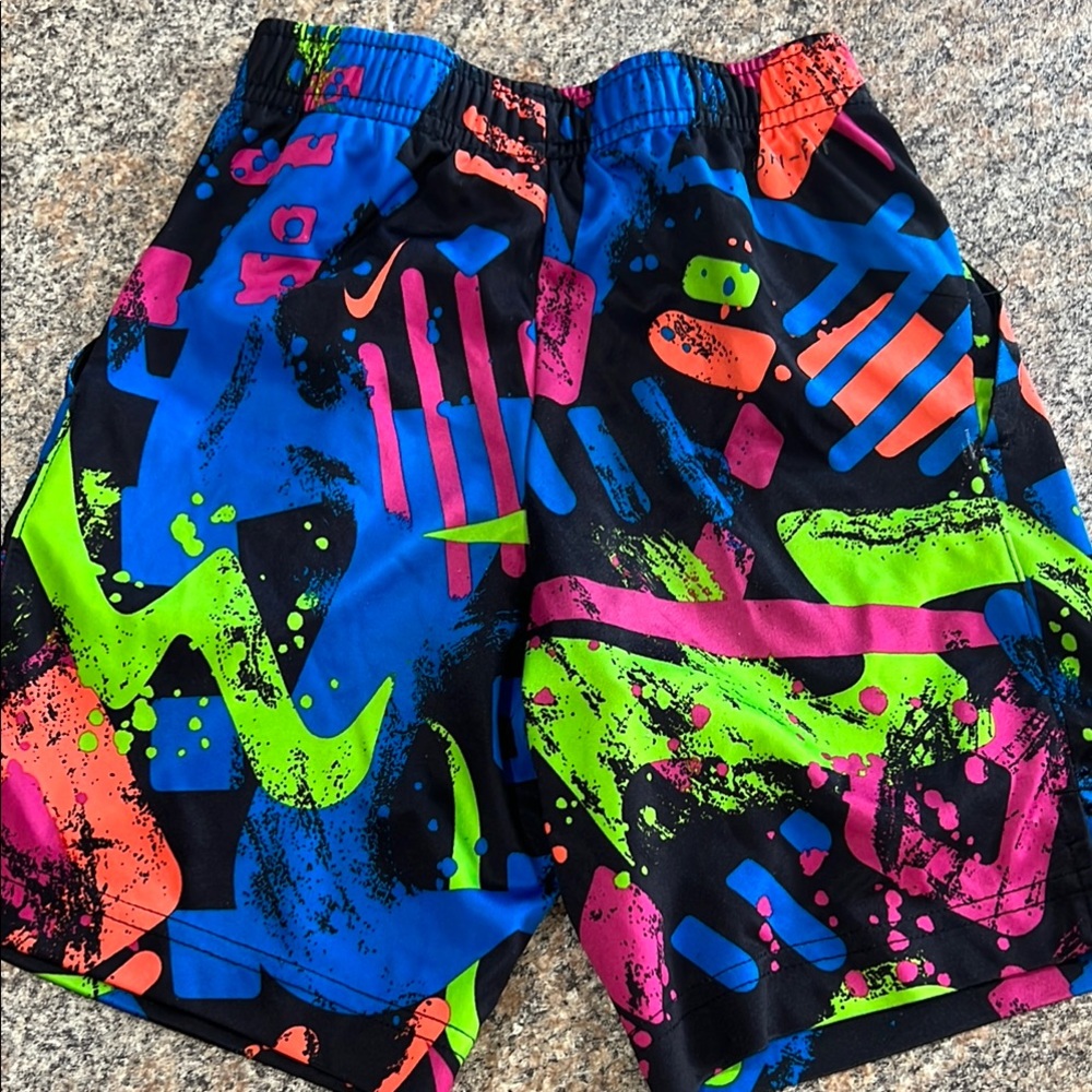 Nike neon graphic size small - Picture 5 of 6